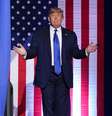 Trump em campanha em uma universidade em Milwaukee  Foto: REUTERS/Kevin Lamarque / BBC News Brasil