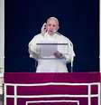 Em 2017, o papa Francisco já havia criticado a tradução do trecho 'não nos induzais à tentação'  Foto: AFP / BBC News Brasil