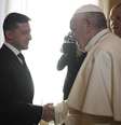 Papa recebe Zelensky e faz apelo por paz na Ucrânia  Foto: AP / Ansa - Brasil