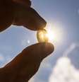 Entidades médicas têm recomendações bem claras sobre suplemento de vitamina D — e elas não valem pra qualquer pessoa  Foto: Getty Images / BBC News Brasil