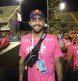 Pedro Scooby posou sozinho em camarote da Sapucaí  Foto: Rogério Fidalgo / Agnews