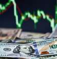 Dólar acumulou alta de 2% na semana, fechando a R$ 4,48; coronavírus, juros baixos e instabilidade política contribuem para aumento  Foto: Getty Images / BBC News Brasil