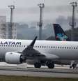 Um avião da Latam Airlines Brasil pousa no aeroporto de Congonhas em São Paulo, Brasil 19/12/2017.  REUTERS/Nacho Doce   Foto: Reuters