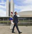 Bolsonaro passa em frente ao Congresso em seu dia de posse; Presidente terá novo teste de força no Senado nesta terça-feira  Foto: Marcos Brandão/Agência Senado / BBC News Brasil