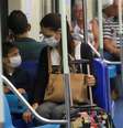 Mulher e criança com máscara de proteção no metrô de São Paulo
06/03/2020
REUTERS/Rahel Patrasso  Foto: Reuters