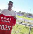 Pedrinho foi confirmado como reforço do Benfica e assinou até 2025 com o time português  Foto: Divulgação/ Benfica / Estadão Conteúdo