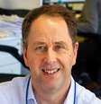 Andrew Rickman hoje dirige a empresa Rockley Photonics, especializada em projetar e produzir chips ópticos de computador.  Foto: Miguel Soltero / BBC News Brasil