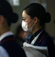 Triagem de casos de acordo com a gravidade dos sintomas, suspensão de aulas, fechamento de fronteiras e hábitos culturais vem ajudando Japão a conter propação do vírus.  Foto: Reuters / BBC News Brasil