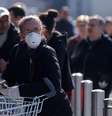 Franceses fazem fila para entrar em supermercado 
16/03/2020
REUTERS/Christian Hartmann/  Foto: Reuters