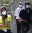 Pessoas com máscara de proteção em Caracas
17/03/2020
REUTERS/Manaure Quintero  Foto: Reuters
