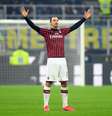 Ibrahimovic atualmente defende as cores do Milan, da Itália  Foto: Daniele Mascolo / Reuters