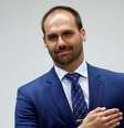 O deputado Eduardo Bolsonaro (PSL-SP), filho do presidente Jair Bolsonaro, abriu mais uma frente de batalha para o governo, desta vez com a China, maior parceiro comercial brasileiro, ao acusar o governo chinês de ser o responsável pela pandemia de coronavírus. 
REUTERS/Adriano Machado  Foto: Reuters