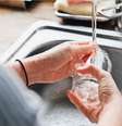 Como higienizar copos e pratos corretamente: veja as dicas  Foto: Shutterstock / TudoGostoso