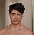 Noah Centíneo em 'SPF-18'  Foto: IMDB / Reprodução