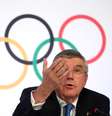 Thomas Bach, presidente do COI, durante entrevista coletiva em Lausanne  Foto: Denis Balibouse / Reuters