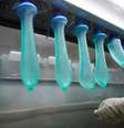 Teste com preservatico na fábrica da Karex  em Pontian, 320 km  de Kuala Lumpur  7/11/2012 REUTERS/Bazuki Muhammad  Foto: Reuters