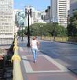 Pouca movimentação nas rua do centro de São Paulo (SP), nesta quarta-feira (25). População tem evitado aglomerações para que o novo coronavírus não se espalhe  Foto: Willian Moreira / Futura Press