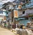 Casas com muitos moradores facilitam a contaminação e dificultam o isolamento  Foto: Getty Images / BBC News Brasil