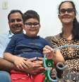 'Vencer uma pandemia não é uma das coisas que a gente imagina ao planejar a chegada do bebê', diz Juliana Rocha Sanchez Ribeiro, na foto com o marido, Cleber, e o filho, Bernardo  Foto: Arquivo pessoal / BBC News Brasil