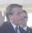 O presidente da República, Jair Bolsonaro, fala à imprensa ao sair do Palácio da Alvorada, em Brasília, na manhã desta segunda-feira, 30 de março de 2020  Foto: Dida Sampaio / Estadão Conteúdo
