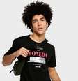 Camisetas estampam personagens e símbolos da série La Casa de Papel  Foto: Riachuelo / Reprodução