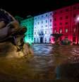 Palácio Chigi, sede do governo, iluminado com as cores da bandeira da Itália  Foto: ANSA / Ansa - Brasil