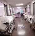 Vista de corredor com pacientes em unidade de emergência em hospital da Espanha em meio à pandemia de coronavírus
24/03/2020 IMAGEM DE REDE SOCIAL OBTIDA PELA REUTERS  Foto: Reuters