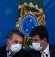 Bolsonaro e Mandetta durante coletiva de imprensa em Brasília, em 18 de março  Foto: EPA / Ansa - Brasil