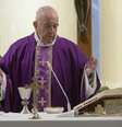 Papa Francisco celebrando a missa na Casa Santa Marta  Foto: EPA / Ansa