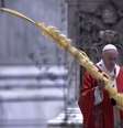 Papa abrindo celebrações da Semana Santa em Basílica de São Pedro vazia.  Foto: Reuters