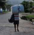 Entre as pessoas com renda familiar mensal de até dois salários mínimos, 73% têm expectativa de redução da própria renda  Foto: DW / Deutsche Welle
