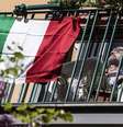Italiano na sacada de seu apartamento em Roma  Foto: ANSA / Ansa