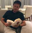 Fernando Diniz está lendo livros para passar tempo durante quarentena  Foto: Divulgação / São Paulo FC / Estadão Conteúdo