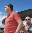 Bolsonaro provocou aglomeração ao discursar de improviso para uma multidão em Brasília  Foto: Reprodução