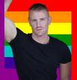 Daniel Newman se tornou ícone na comunidade LGBTQI+ ao se declarar bissexual e passar a combater o preconceito às minorias sexuais  Foto: Fotomontagem Blog Sala de TV / Reprodução/Instagram
