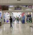 Na reabertura após quarentena de mais de 30 dias no setor, o shopping Neumarkt, de Blumenau (SC) no Vale do Itajaí, registrou aglomeração de pessoas.  Foto: Denner Ovidio / Futura Press
