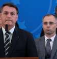 Bolsonaro e André Mendonça durante cerimônia de posse  Foto: ANSA / Ansa