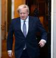 Premiê Boris Johnson em frente a 10 Downing Street  30/4/2020 REUTERS/Hannah McKay  Foto: Reuters