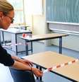 Professores preparam sala de aula para o retorno dos alunos na Alemanha  Foto: DW / Deutsche Welle