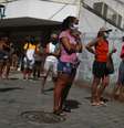 Fila na Caixa, no Rio de Janeiro, para retirar ajuda do governo pelo coronavírus
 5//5/2020 REUTERS/Pilar Olivares  Foto: Reuters