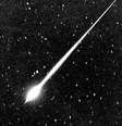 A chuva de meteoros da Eta Aquáridas tem seu período de maior visibilidade no início de maio.  Foto: Getty Images / BBC News Brasil