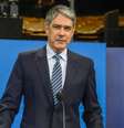 William Bonner foi parabenizado na web pela precisão em sua fala sobre as mortes de covid-19 no 'Jornal Nacional'  Foto: Divulgação, TV Globo / PurePeople