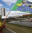 Um grupo de manifestantes pró-Bolsonaro grita pelo fechamento dos poderes executivo e legislativo durante ato em Brasília   Foto: Gabriela Biló / Estadão Conteúdo
