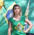 A militante Sara Winter, cujo nome verdadeiro é Sara Geromini, foi incluída na ação como ré após reconhecer à BBC News Brasil a existência de armas dentro de acampamento montado em Brasília  Foto: INSTAGRAM | SARA WINTER / BBC News Brasil