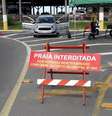 A prefeitura instalou barreiras no acesso a Ilha Comprida para controlar a entrada de donos de imóveis de temporada  Foto: Prefeitura de Ilha Comprida / Divulgação / Estadão Conteúdo