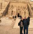 Sylvio Cavalcanti e a esposa durante viagem ao Egito no início deste ano   Foto: Arquivo pessoal