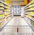 Alimentos industrializados duram mais tempo na despensa, mas favorecem obesidade - um dos fatores de risco à covid-19  Foto: Getty Images / BBC News Brasil
