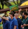 Bolsonaro cumprimenta apoiadores durante manifestação em Brasília
 17/7/2020 REUTERS/Adriano Machado  Foto: Reuters