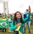 Manifestantes durante carreata de apoio a Bolsonaro realizada no Esplanada dos Ministérios, em Brasília  Foto: Léo Bahia/Fotoarena / Estadão