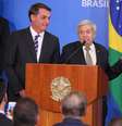 O presidente Jair Bolsonaro, General Augusto Heleno e o vice presidente Hamilton Mourão em solenidade  Foto: Fátima Meira / Futura Press